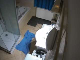 voyeurcam-julmodels-bath-2nd-2
