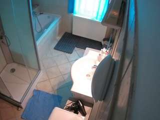 voyeurcam-julmodels-bath-2nd-2 webcam
