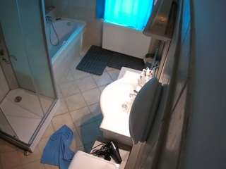 voyeurcam-julmodels-bath-2nd-2 webcam