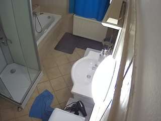 voyeurcam-julmodels-bath-2nd-2's CamSoda show and profile