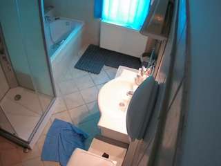 voyeurcam-julmodels-bath-2nd-2