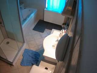 voyeurcam-julmodels-bath-2nd-2