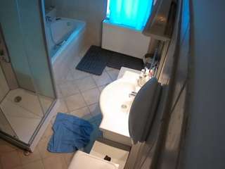 voyeurcam-julmodels-bath-2nd-2