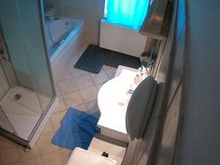 voyeurcam-julmodels-bath-2nd-2