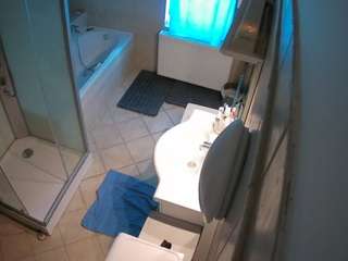 voyeurcam-julmodels-bath-2nd-2