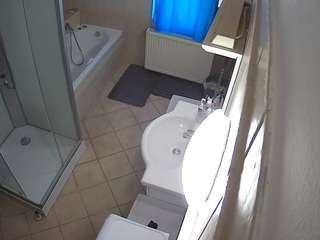 voyeurcam-julmodels-bath-2nd-2