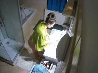 voyeurcam-julmodels-bath-2nd-2