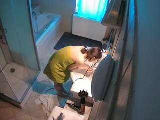 voyeurcam-julmodels-bath-2nd-2