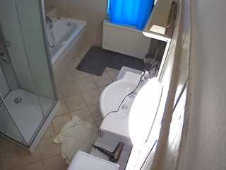 voyeurcam-julmodels-bath-2nd-2 webcam