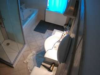 voyeurcam-julmodels-bath-2nd-2