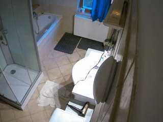 voyeurcam-julmodels-bath-2nd-2