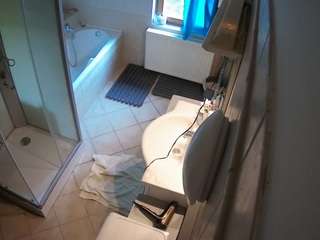 voyeurcam-julmodels-bath-2nd-2