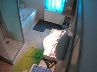 voyeurcam-julmodels-bath-2nd-2