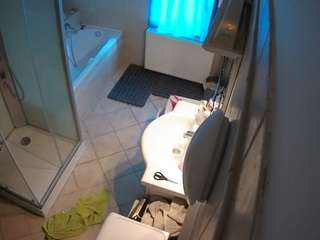 voyeurcam-julmodels-bath-2nd-2