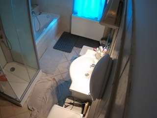 voyeurcam-julmodels-bath-2nd-2