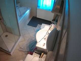 voyeurcam-julmodels-bath-2nd-2