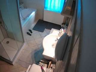 voyeurcam-julmodels-bath-2nd-2
