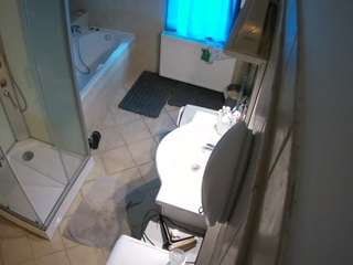 voyeurcam-julmodels-bath-2nd-2