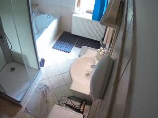 voyeurcam-julmodels-bath-2nd-2