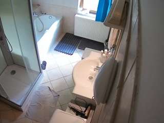 voyeurcam-julmodels-bath-2nd-2