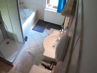voyeurcam-julmodels-bath-2nd-2