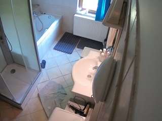 voyeurcam-julmodels-bath-2nd-2
