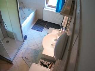 voyeurcam-julmodels-bath-2nd-2