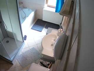 voyeurcam-julmodels-bath-2nd-2 webcam