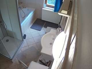 voyeurcam-julmodels-bath-2nd-2 webcam