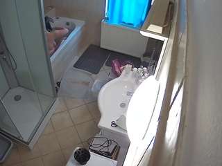 voyeurcam-julmodels-bath-2nd-2 webcam