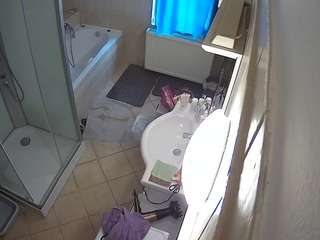 voyeurcam-julmodels-bath-2nd-2 webcam