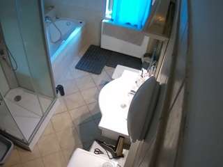 voyeurcam-julmodels-bath-2nd-2