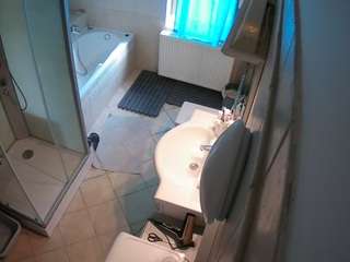 voyeurcam-julmodels-bath-2nd-2