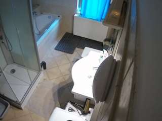 voyeurcam-julmodels-bath-2nd-2