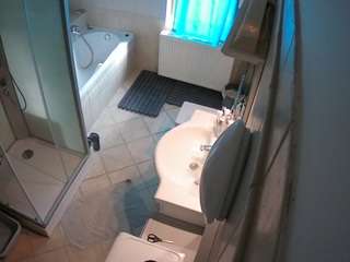 voyeurcam-julmodels-bath-2nd-2