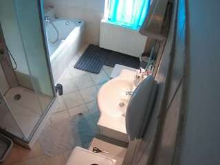 voyeurcam-julmodels-bath-2nd-2 webcam