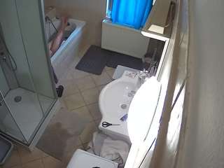 This model is live right now. voyeurcam-julmodels-bath-2nd-2