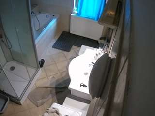 Dieses Model ist jetzt live. voyeurcam-julmodels-bath-2nd-2