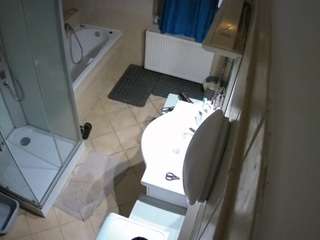 Ця модель зараз онлайн. voyeurcam-julmodels-bath-2nd-2