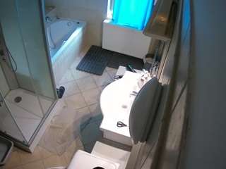 이 모델은 현재 라이브 중입니다. voyeurcam-julmodels-bath-2nd-2