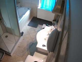 Эта модель сейчас онлайн. voyeurcam-julmodels-bath-2nd-2