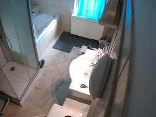 voyeurcam-julmodels-bath-2nd-2