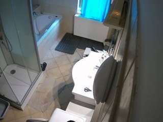 Mẫu này đang trực tiếp. voyeurcam-julmodels-bath-2nd-2