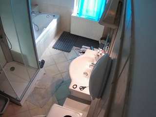 Questo modello è in diretta ora. voyeurcam-julmodels-bath-2nd-2