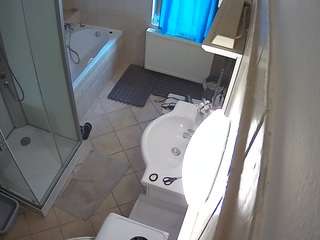 यह मॉडल अभी लाइव है. voyeurcam-julmodels-bath-2nd-2