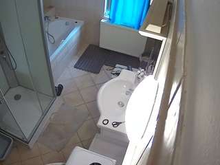 voyeurcam-julmodels-bath-2nd-2