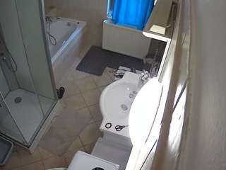 This model is live right now. voyeurcam-julmodels-bath-2nd-2