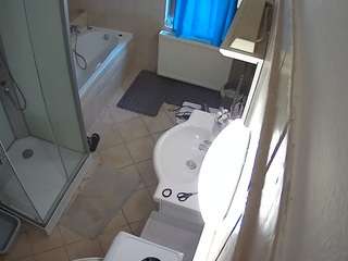 voyeurcam-julmodels-bath-2nd-2