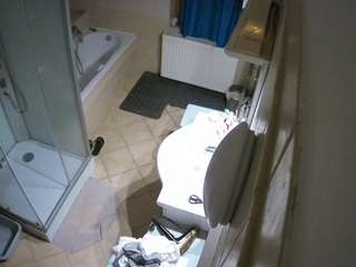 le modèle voyeurcam-julmodels-bath-2nd-2 est en webcam porno dans un show sur le site camsoda, il possède les tags suivants: flash,flashing,hidden,hidden cam,julmodels-house,pov,sexwebcam,shower,voyeur,hd