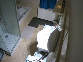 voyeurcam-julmodels-bath-2nd-2